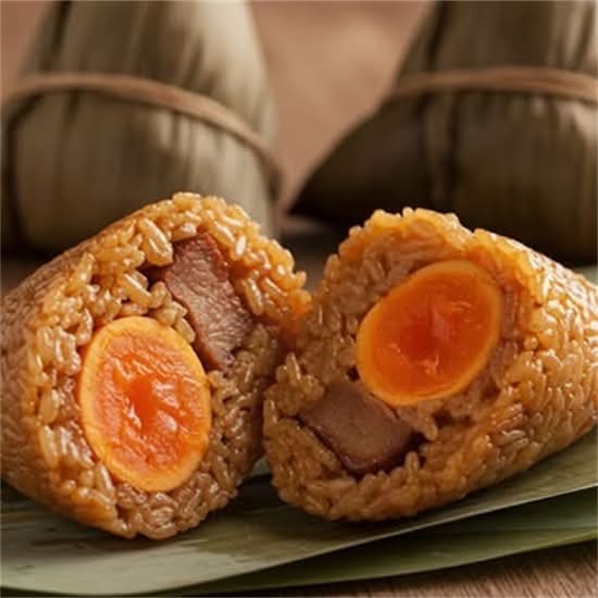 Sticky Rice Dumpling w/ Salted Egg Yolk & Pork 咸蛋黄大肉粽